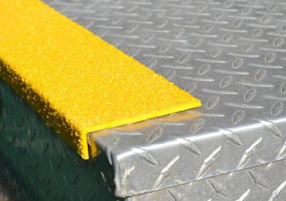 مقاومة الانزلاق FRP ملفات تعريف هيكلية زاوية ملفات تعريف الطول المخصصة،ألياف الزجاج الملفات تعبئة ملفات تعبئة مربع هيكلي