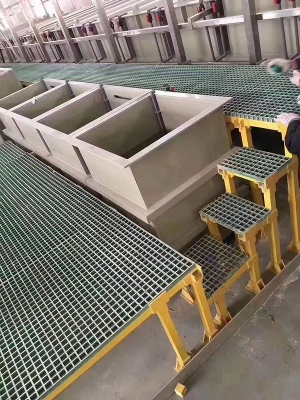 شباك FRP المستخدمة في منصة أو ممر في 38 * 38 * 38mm مع لون مخصص وحجم